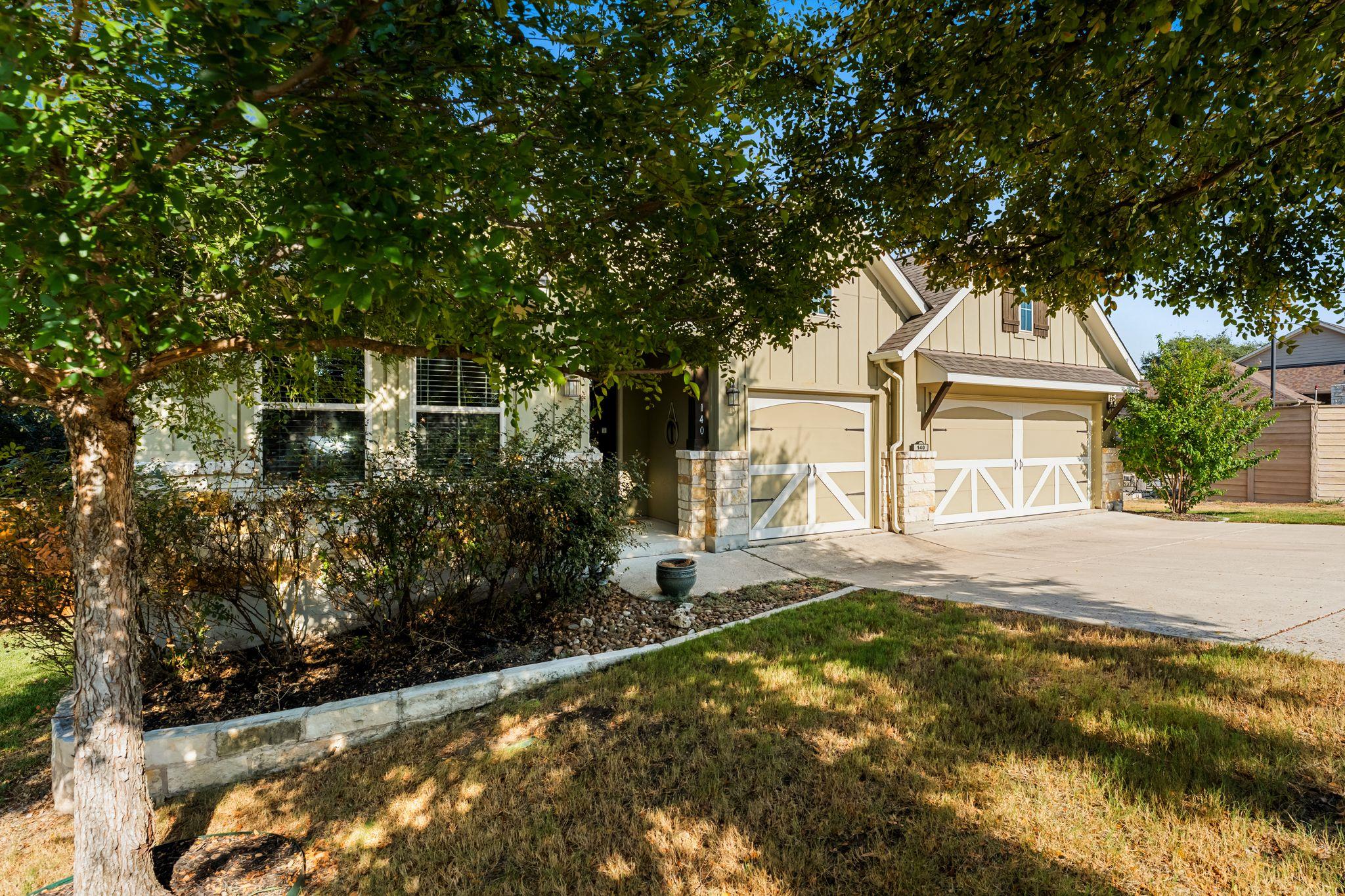 140 Lake Rim CIR
