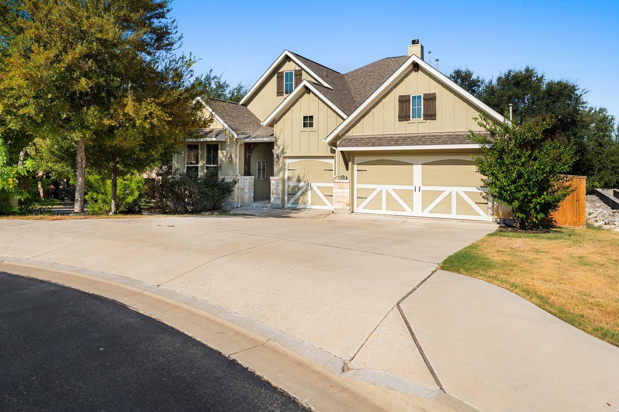 140 Lake Rim CIR