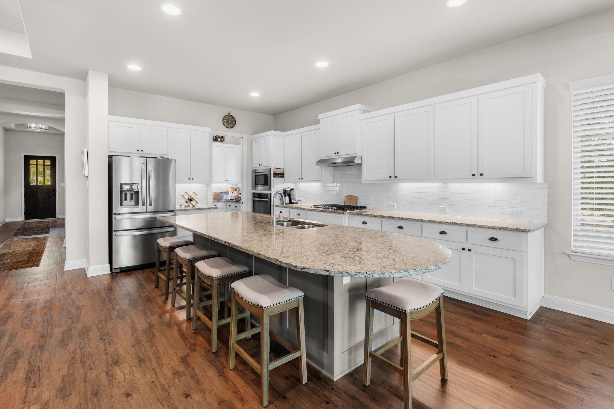 140 Lake Rim CIR