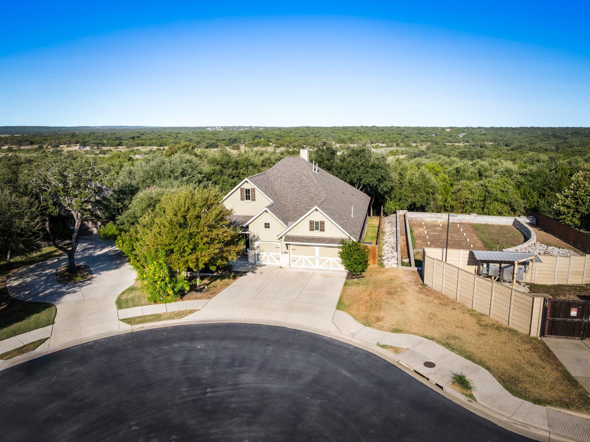 140 Lake Rim CIR