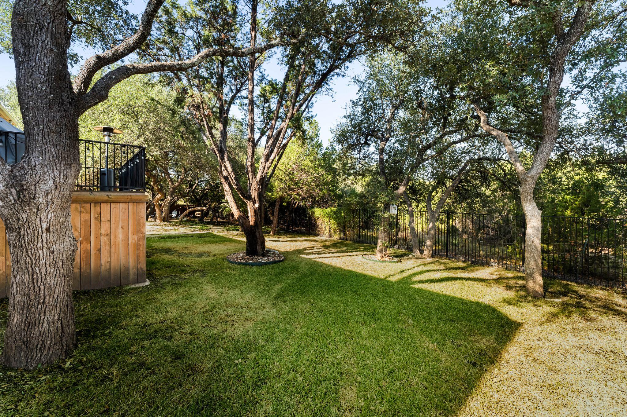 140 Lake Rim CIR