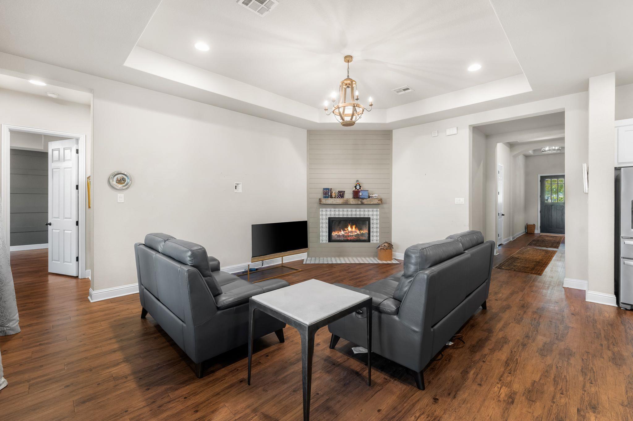 140 Lake Rim CIR