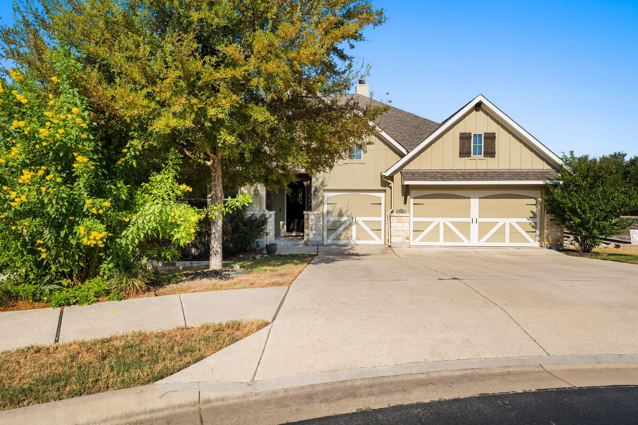 140 Lake Rim CIR