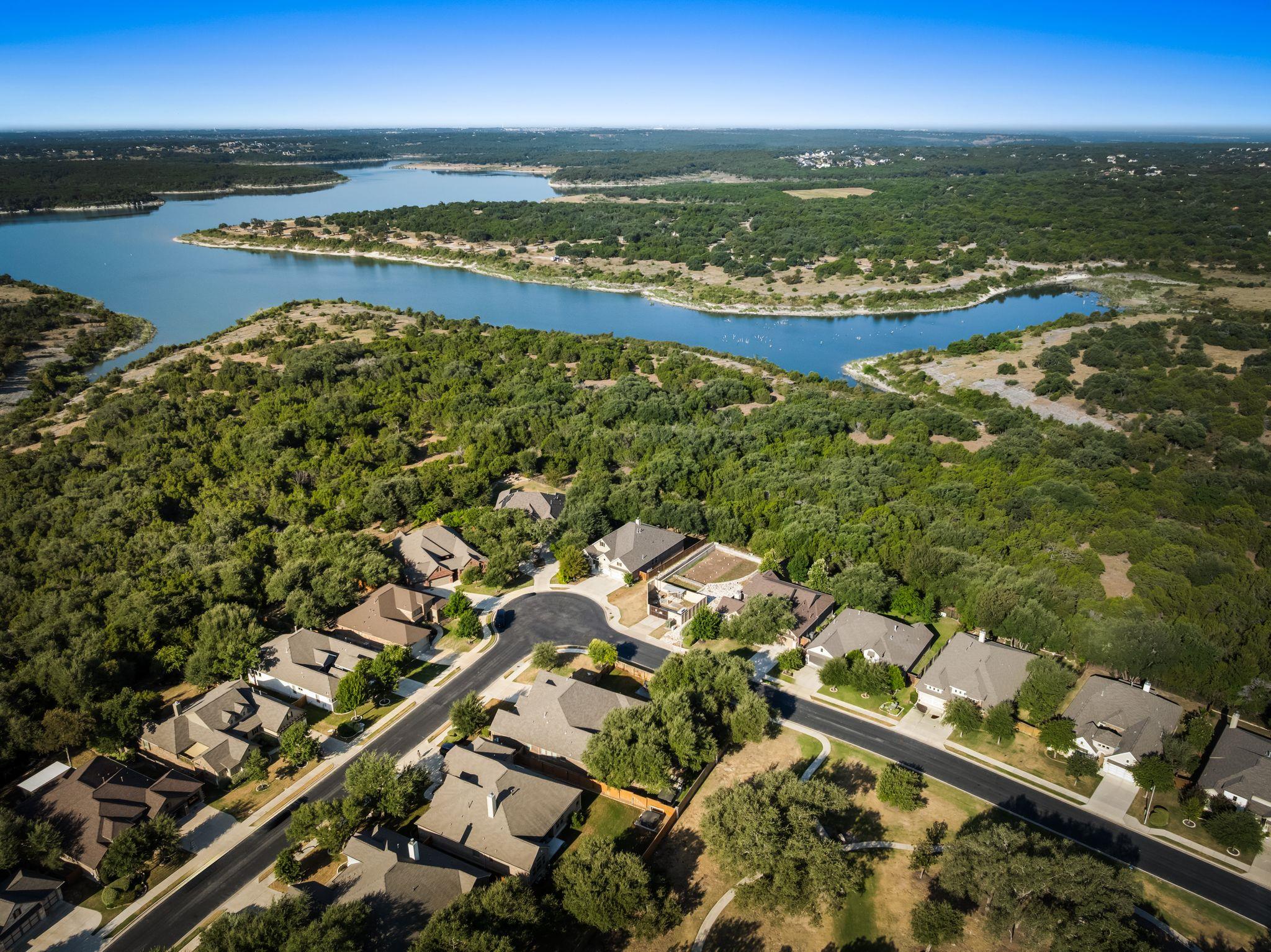 140 Lake Rim CIR