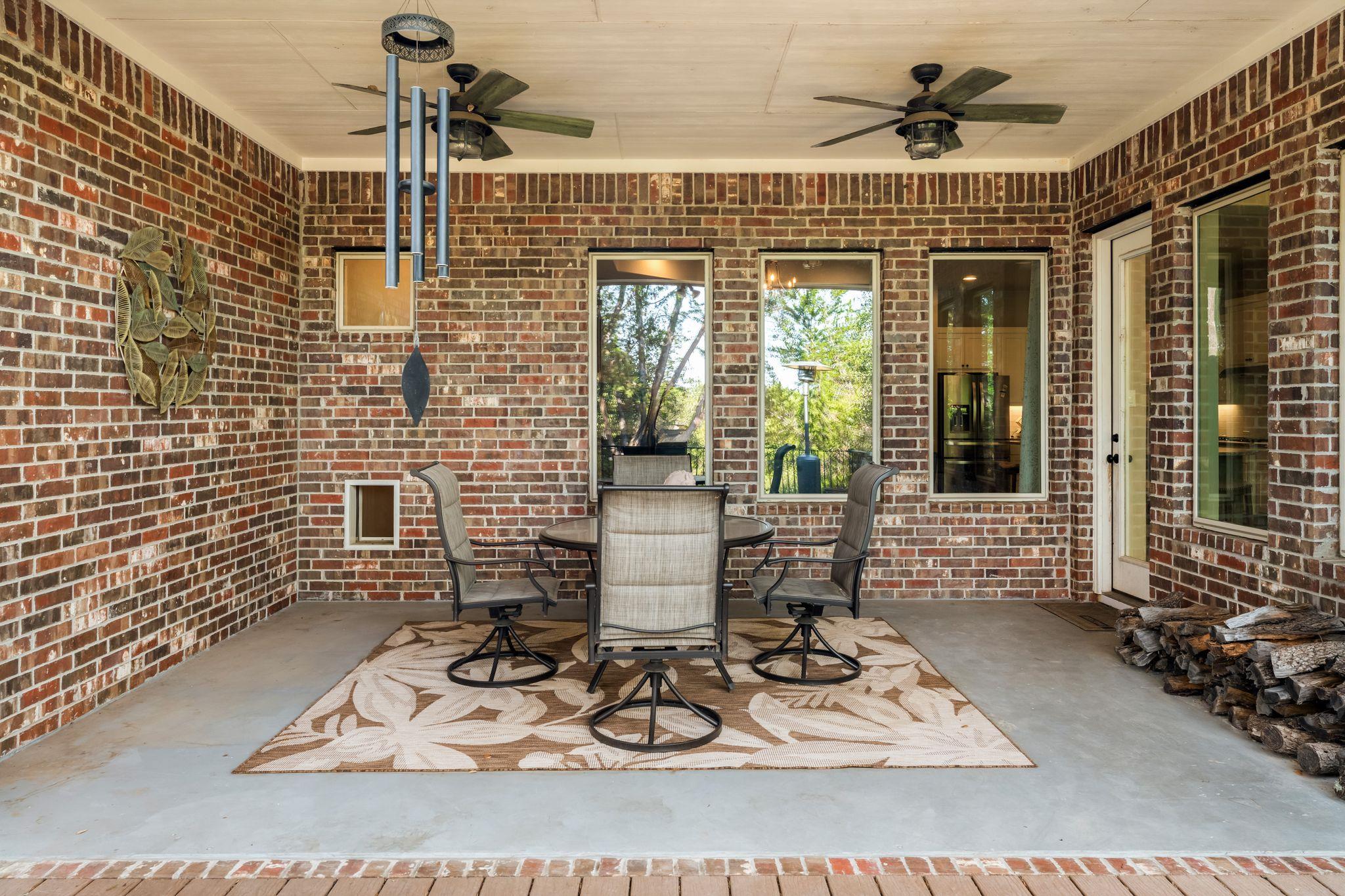 140 Lake Rim CIR