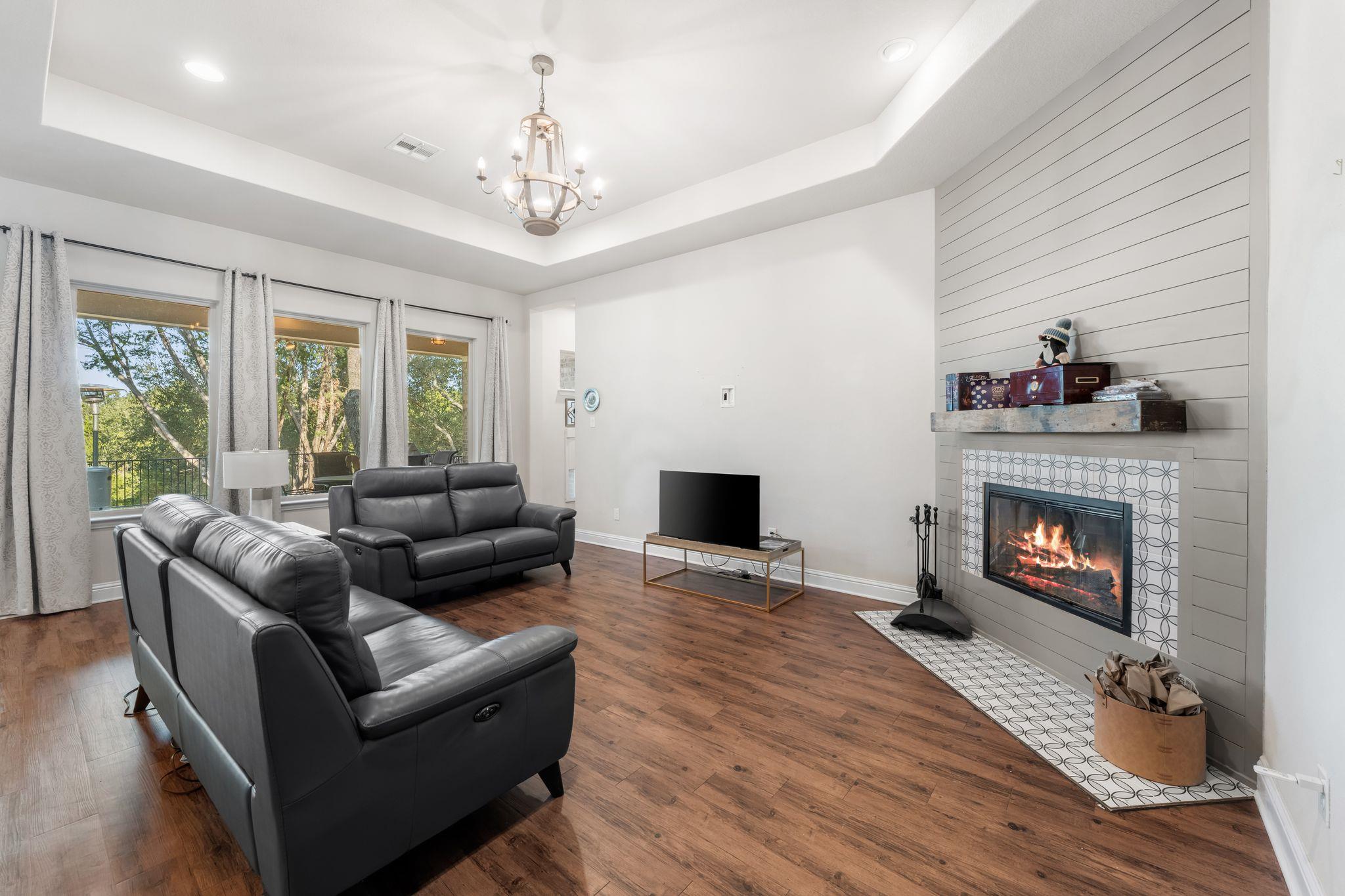 140 Lake Rim CIR