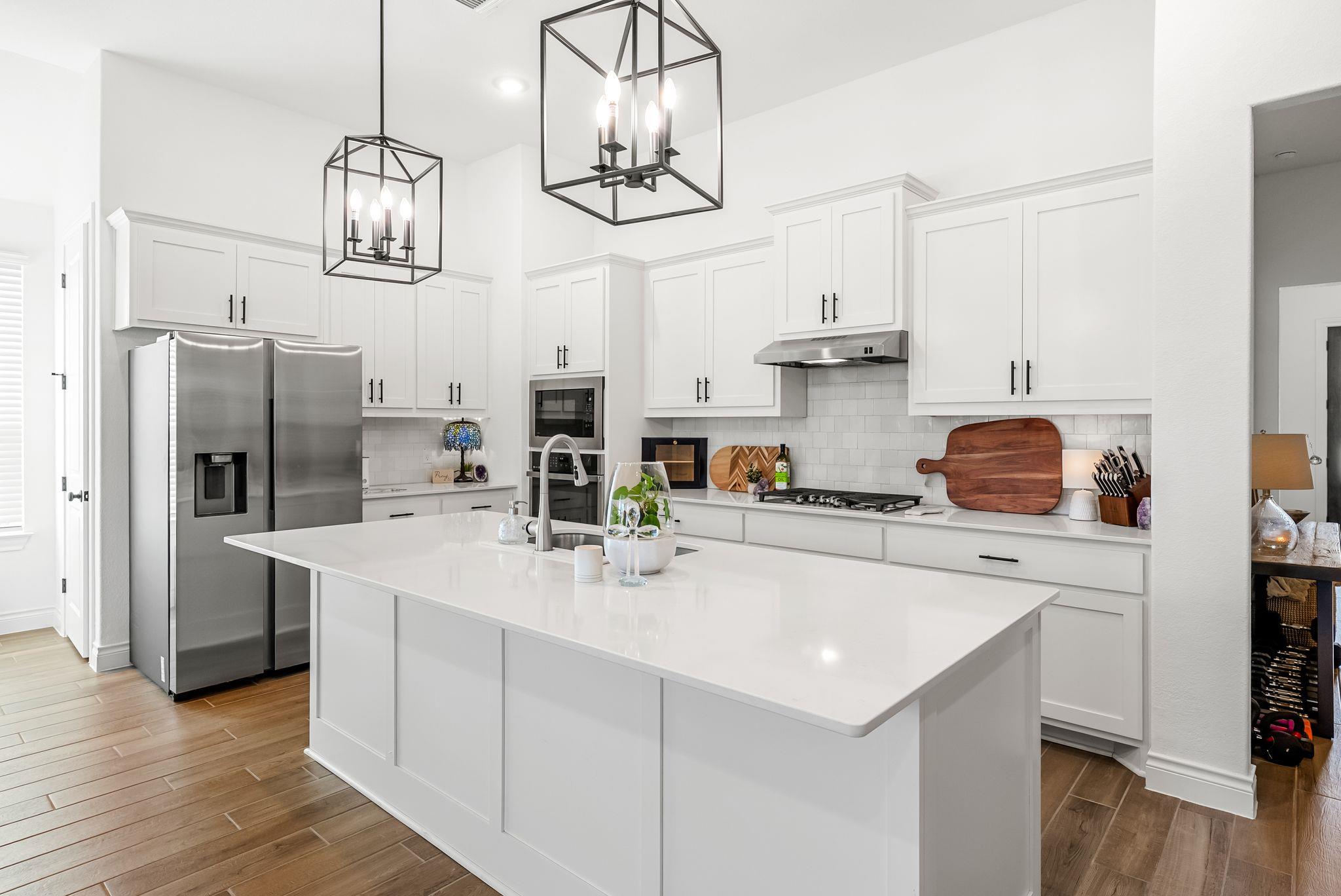 1301 White Daisy LN