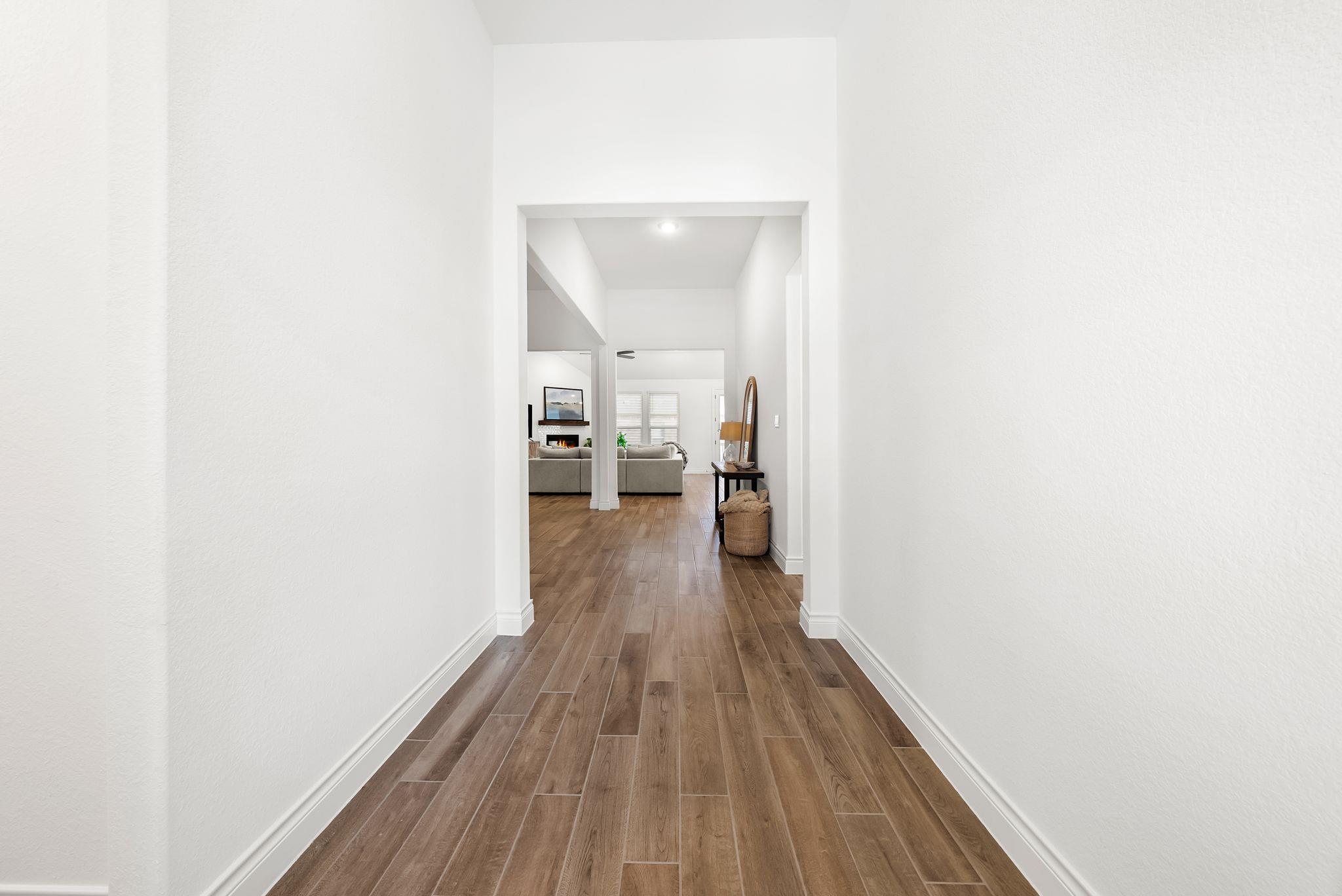 1301 White Daisy LN