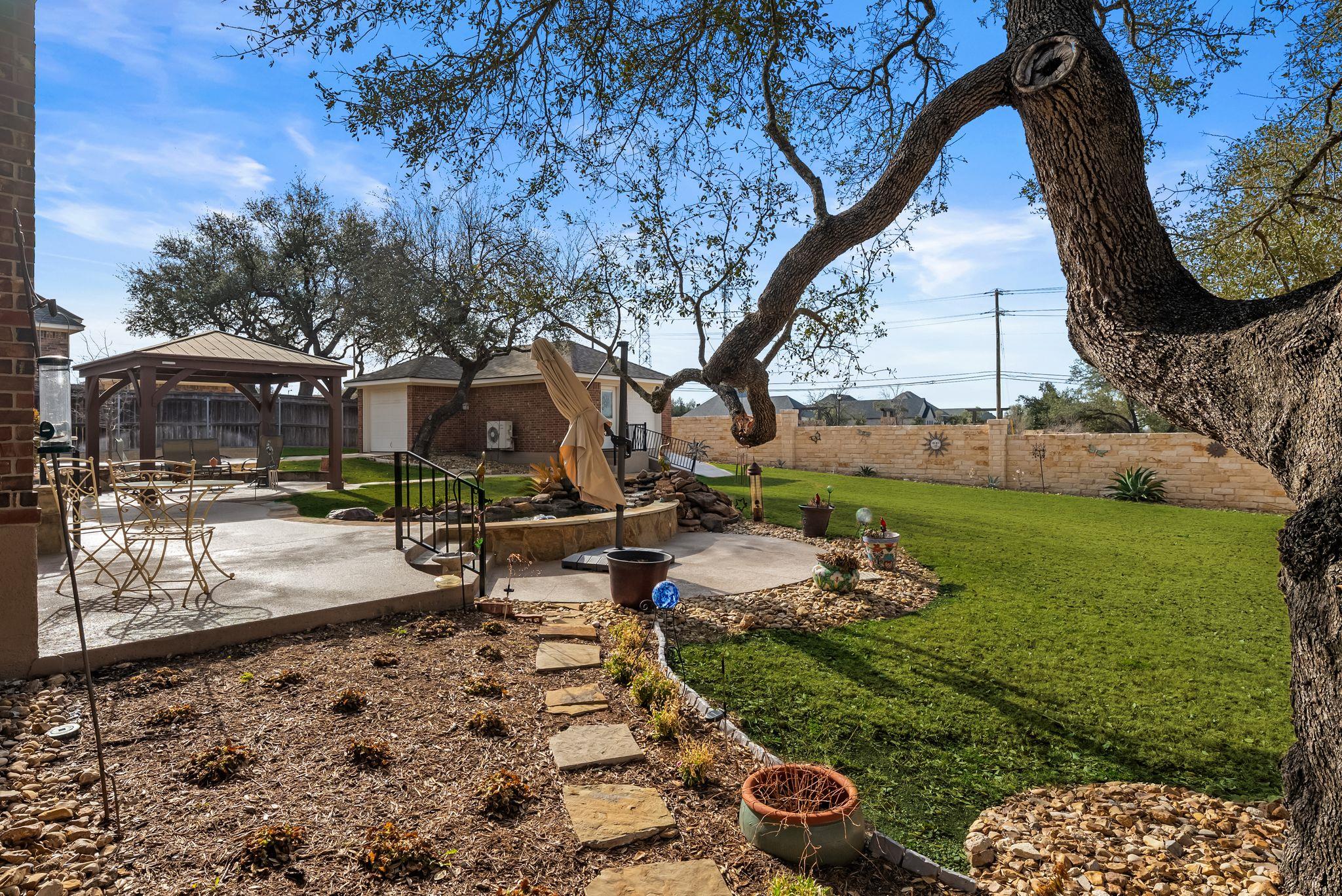 1735 Alta Vista LOOP