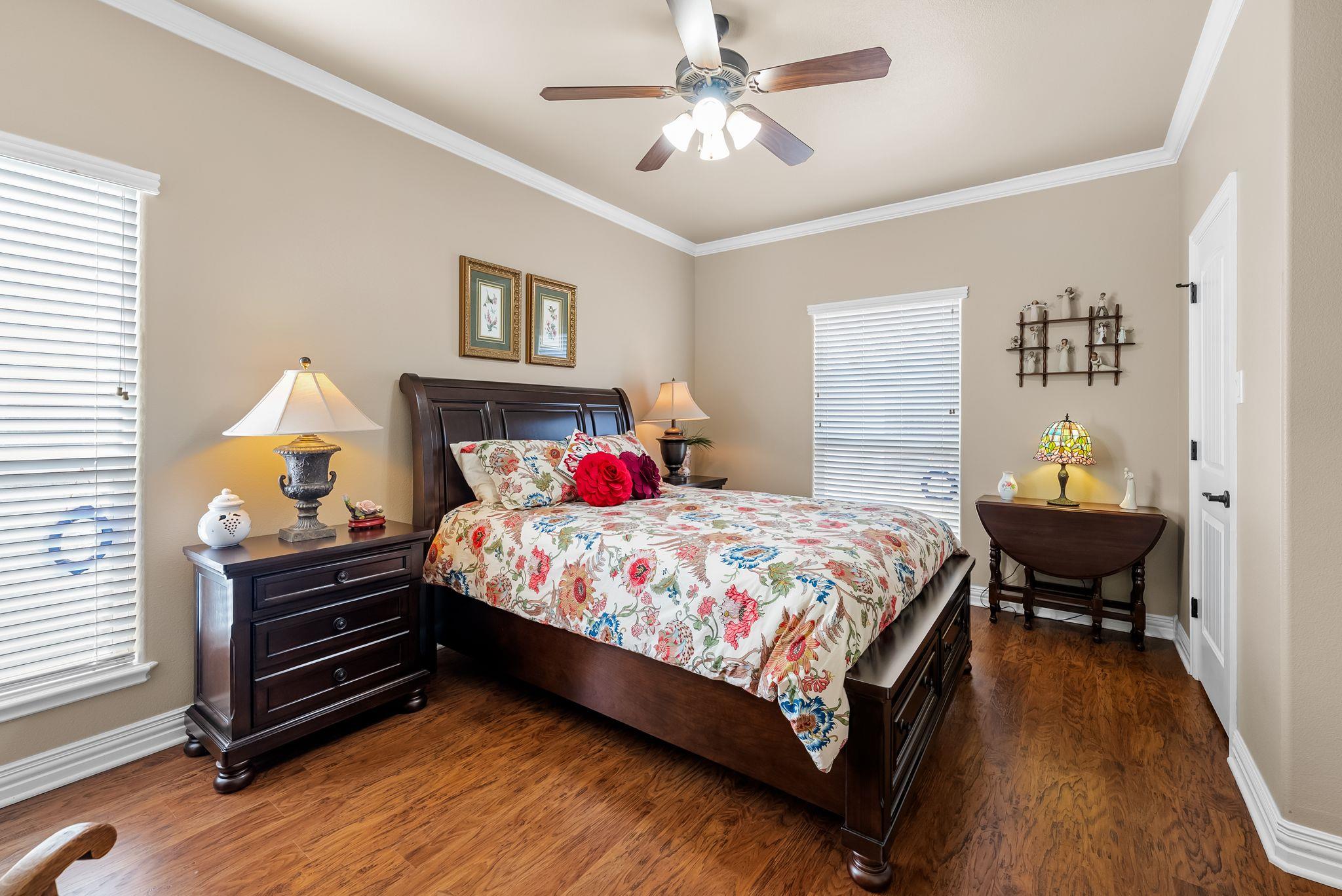 1735 Alta Vista LOOP