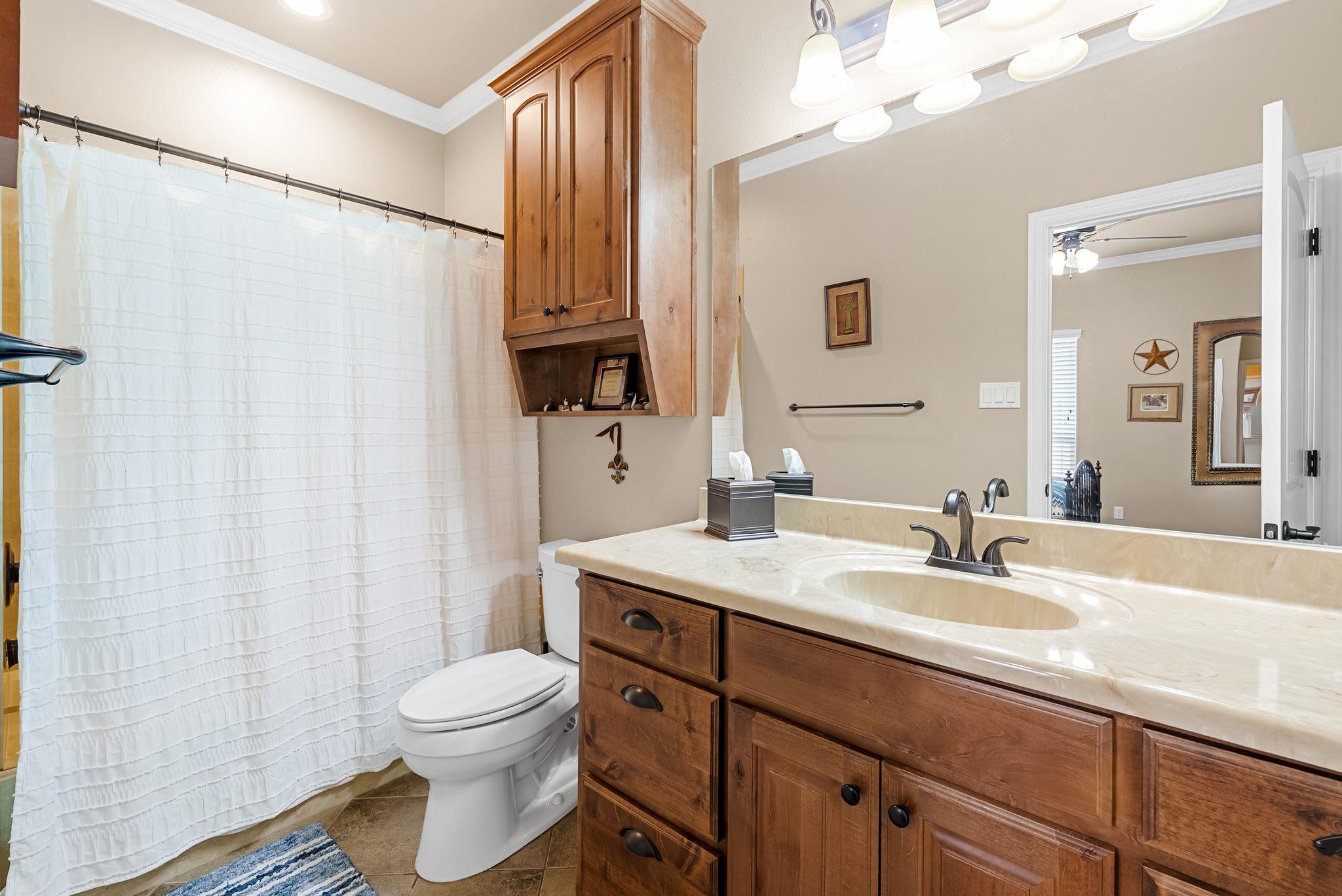 1735 Alta Vista LOOP