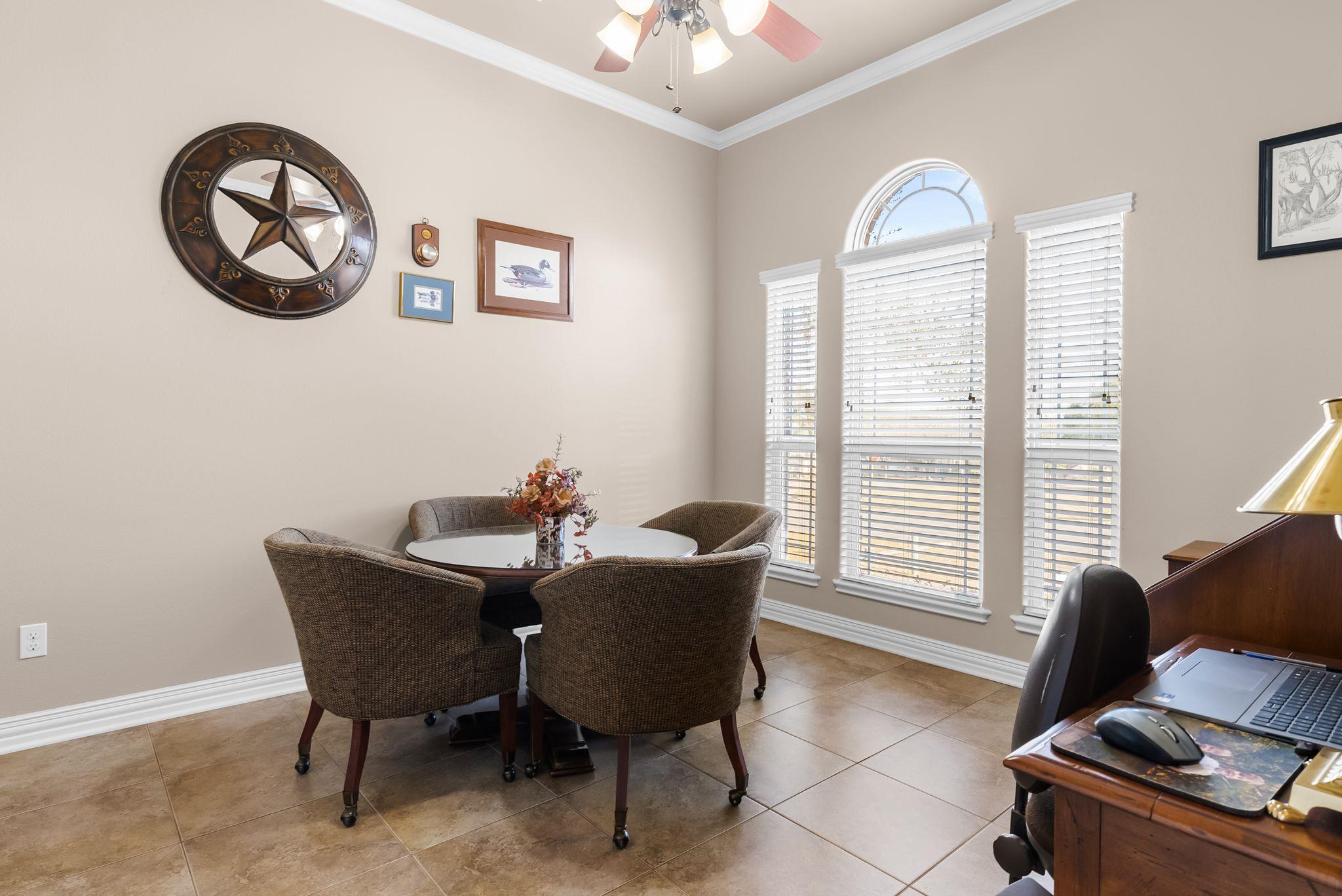 1735 Alta Vista LOOP