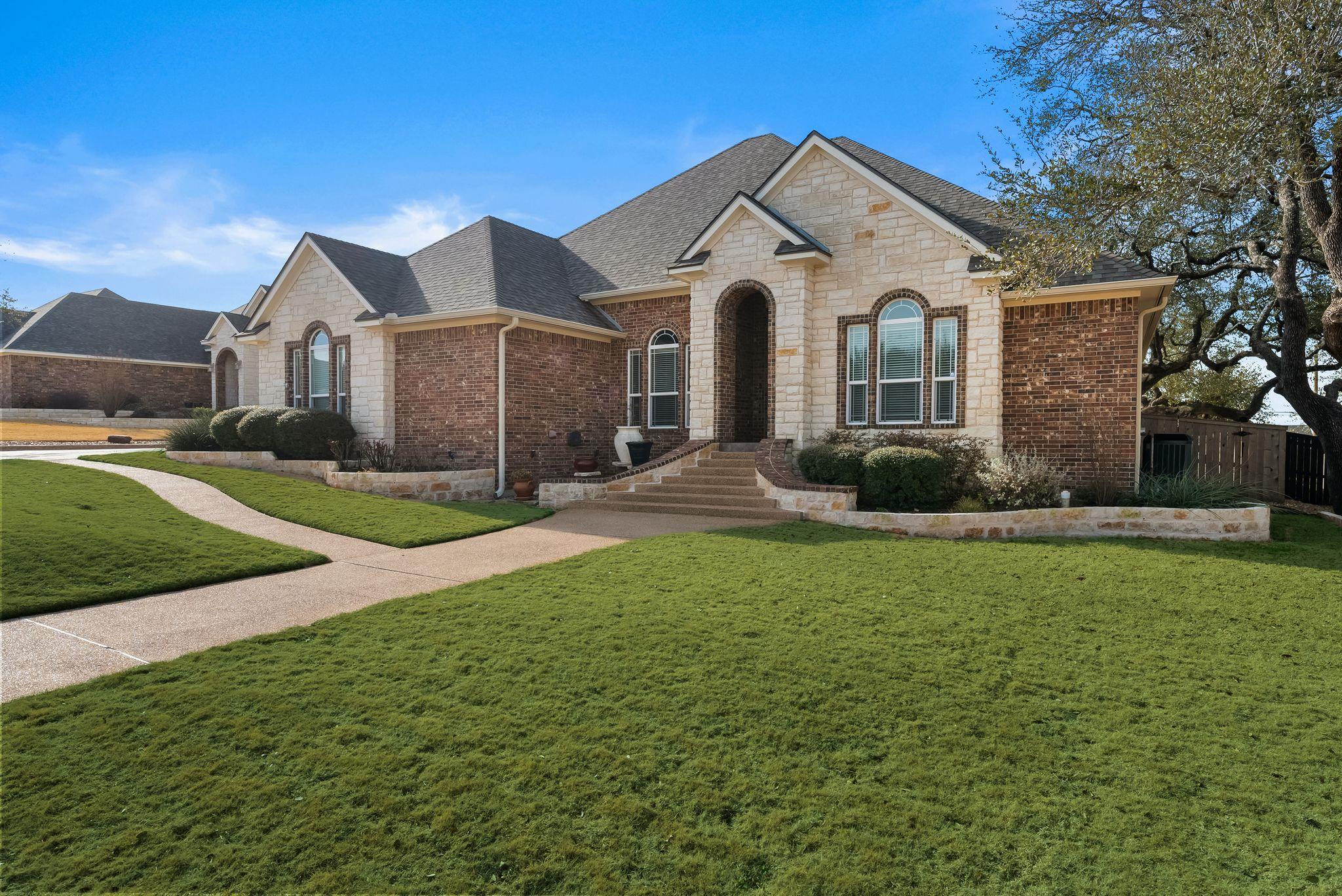 1735 Alta Vista LOOP