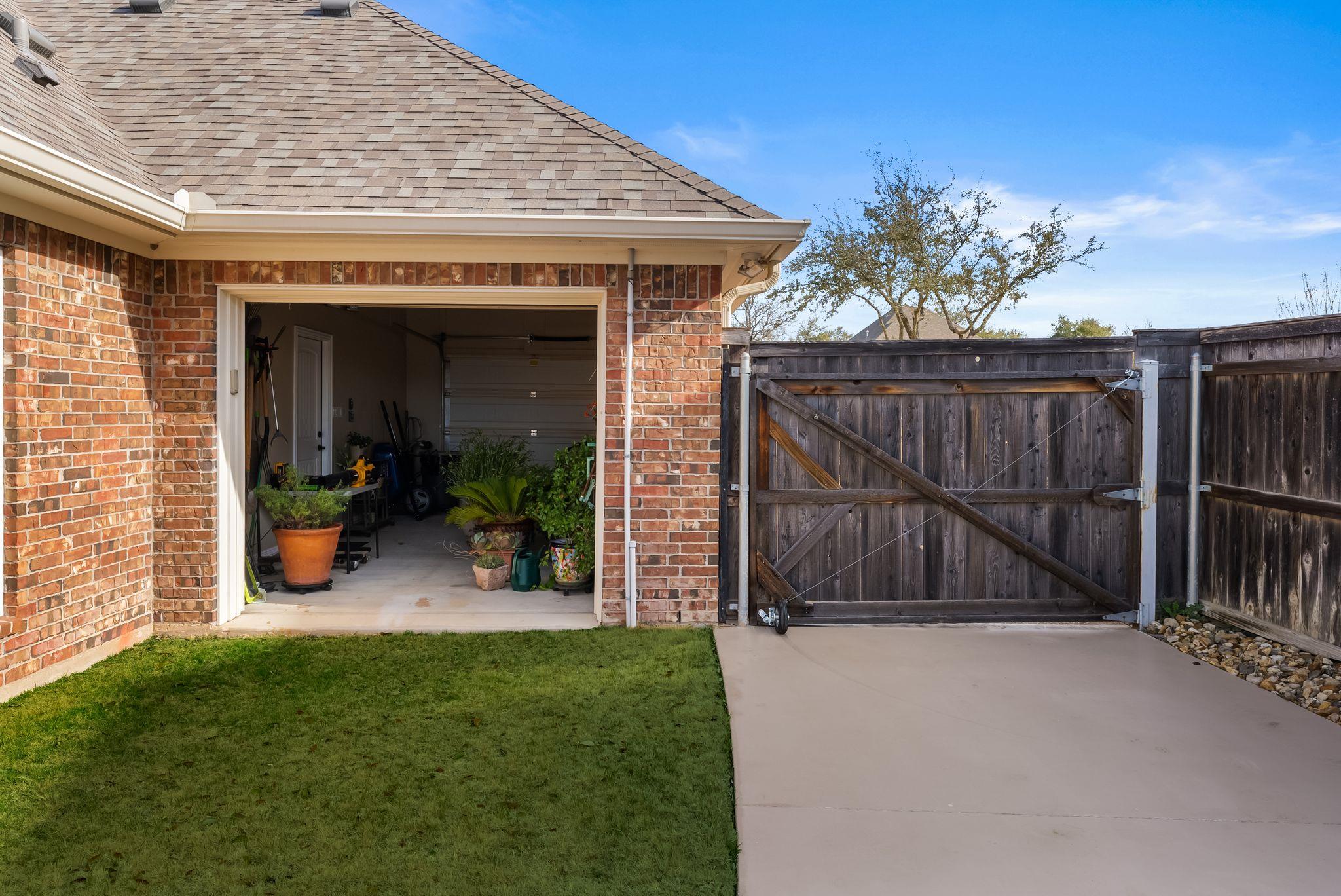 1735 Alta Vista LOOP