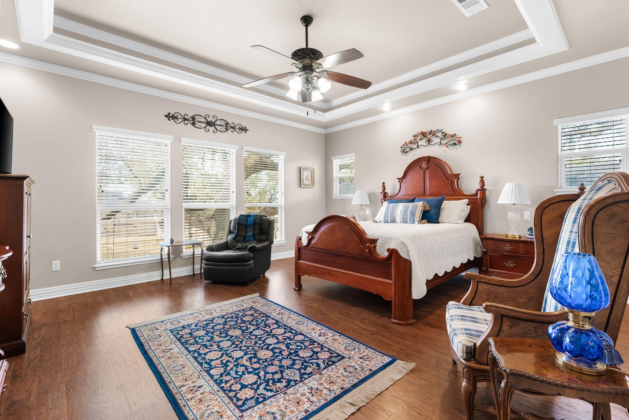 1735 Alta Vista LOOP