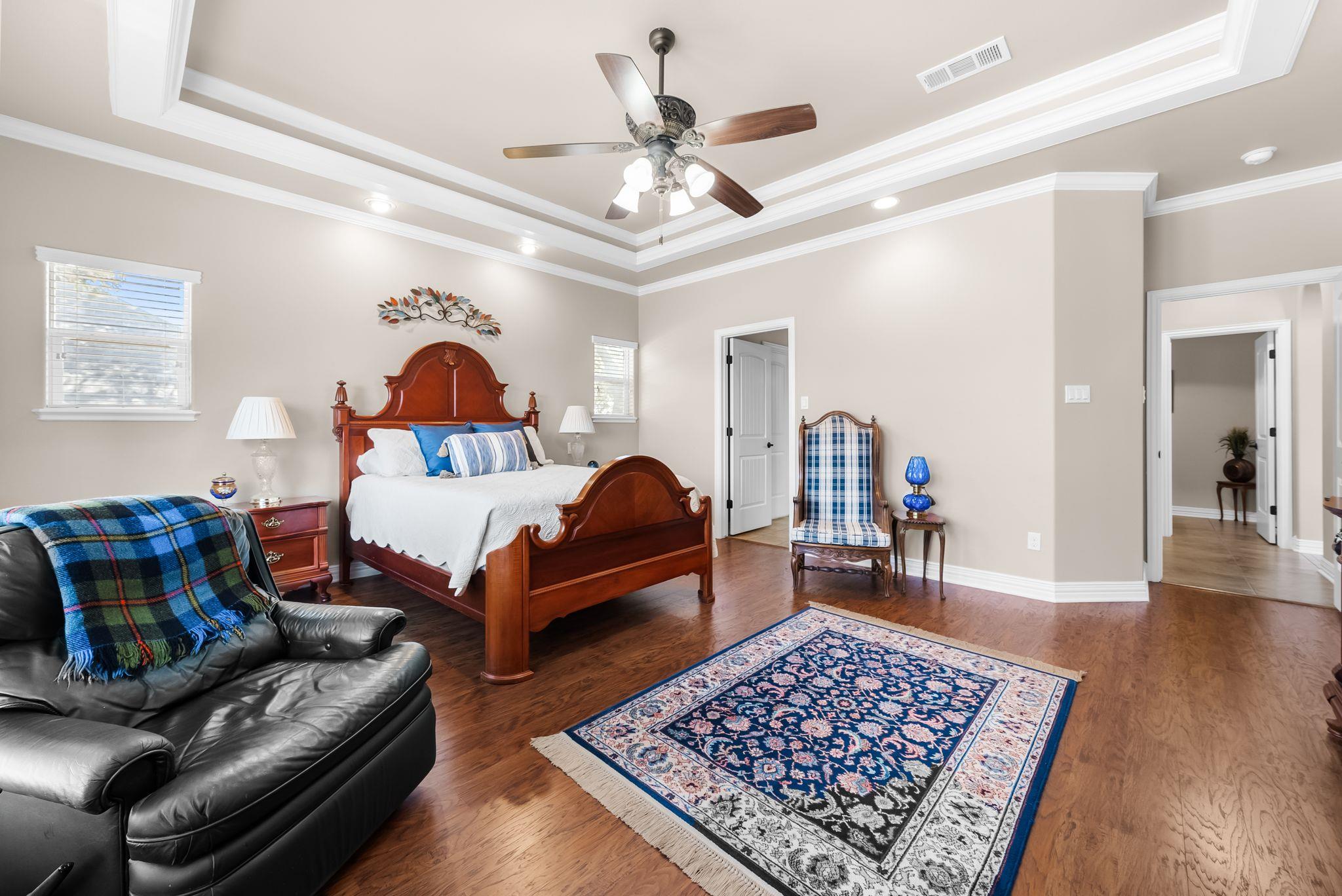 1735 Alta Vista LOOP