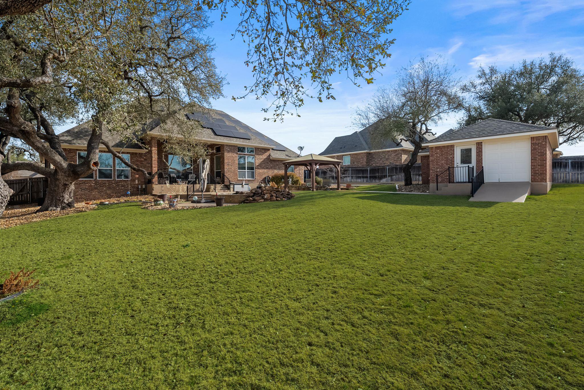 1735 Alta Vista LOOP