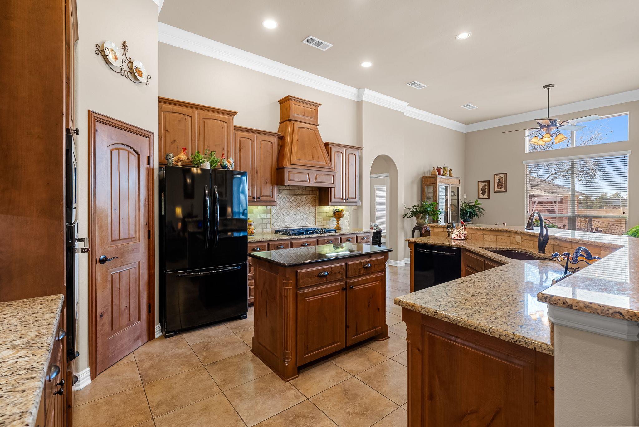 1735 Alta Vista LOOP