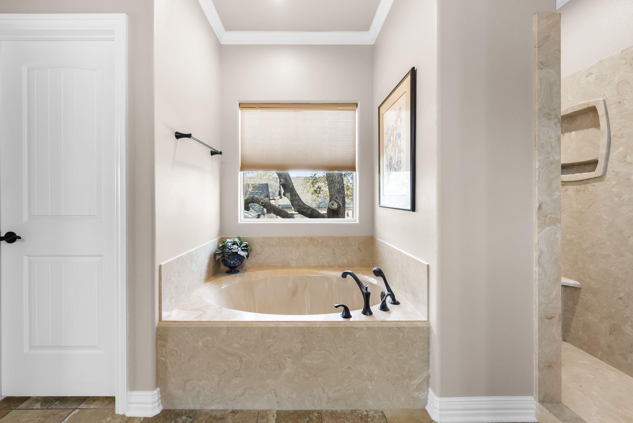 1735 Alta Vista LOOP