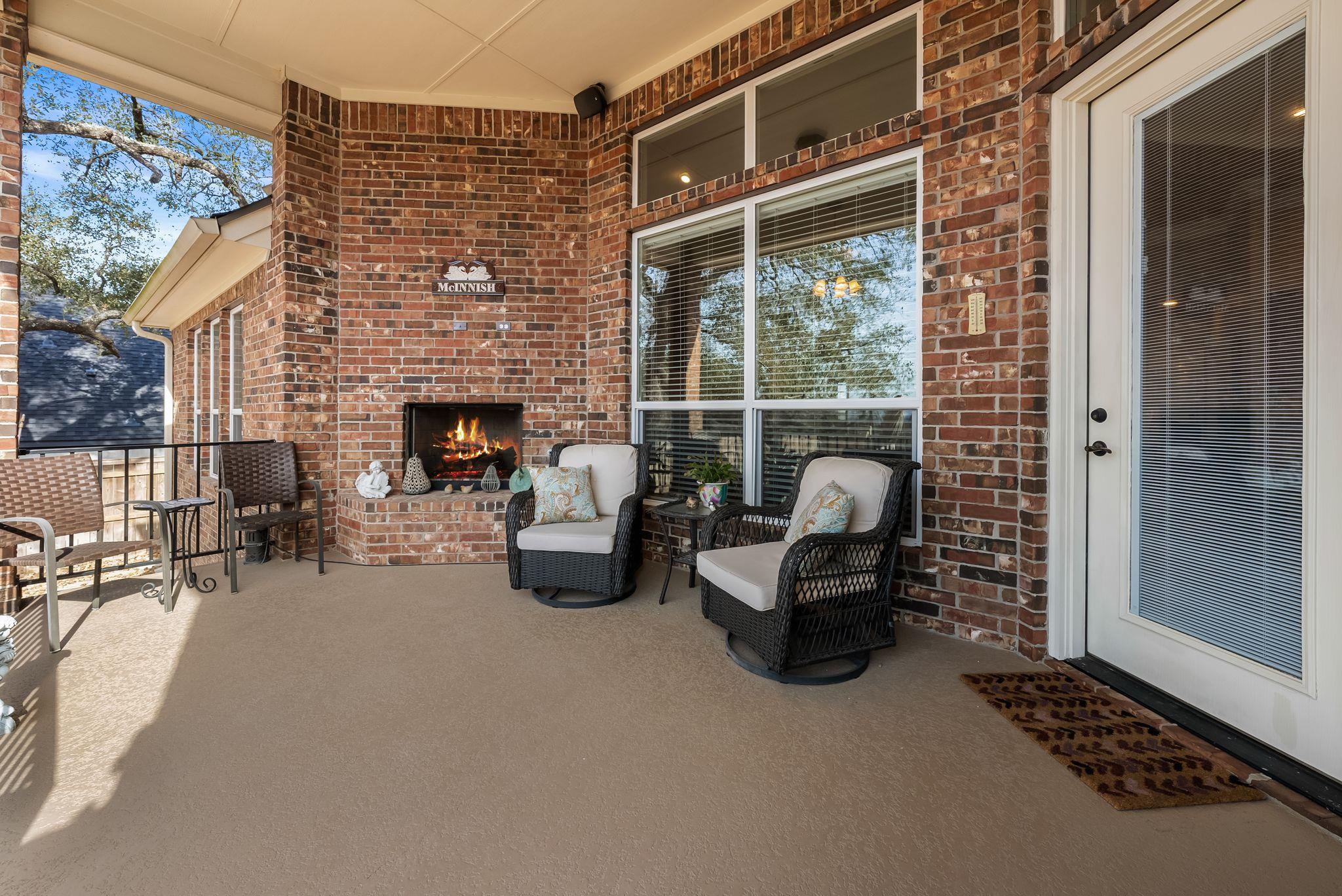 1735 Alta Vista LOOP