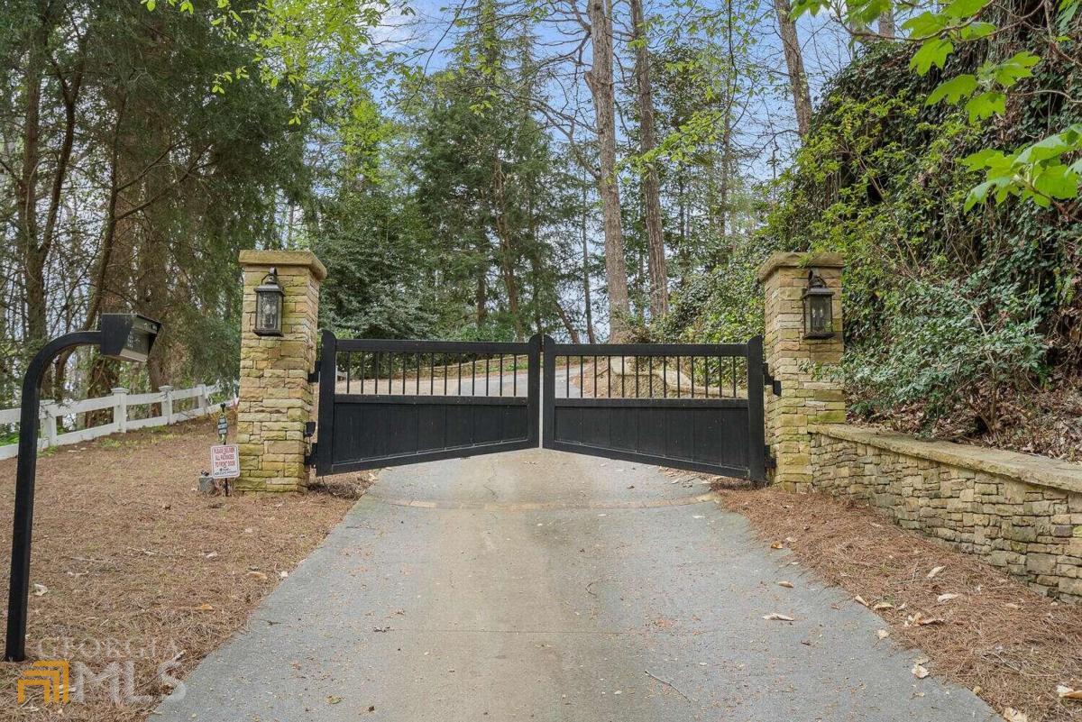 4890 Northside Drive