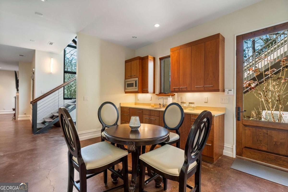 1500 West Wesley Road NW