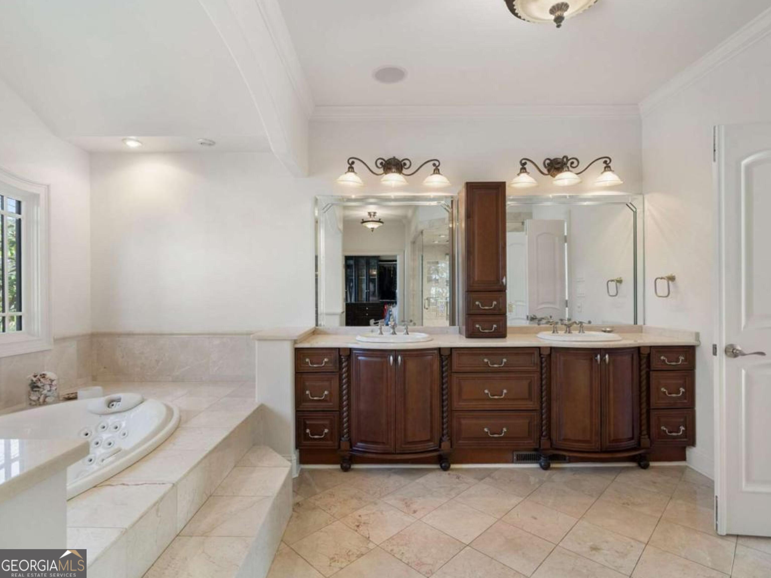 790 Glenairy Drive