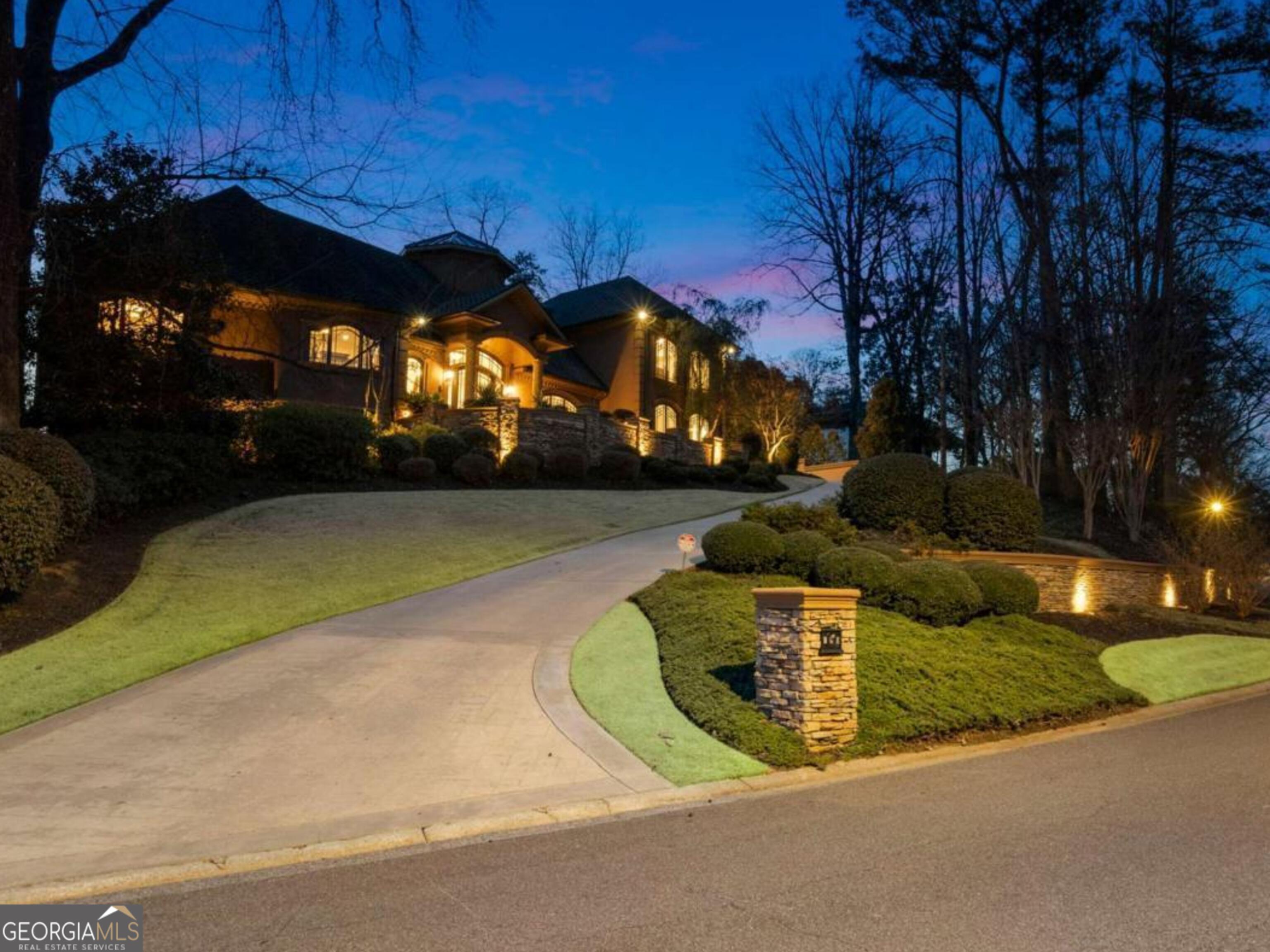 790 Glenairy Drive