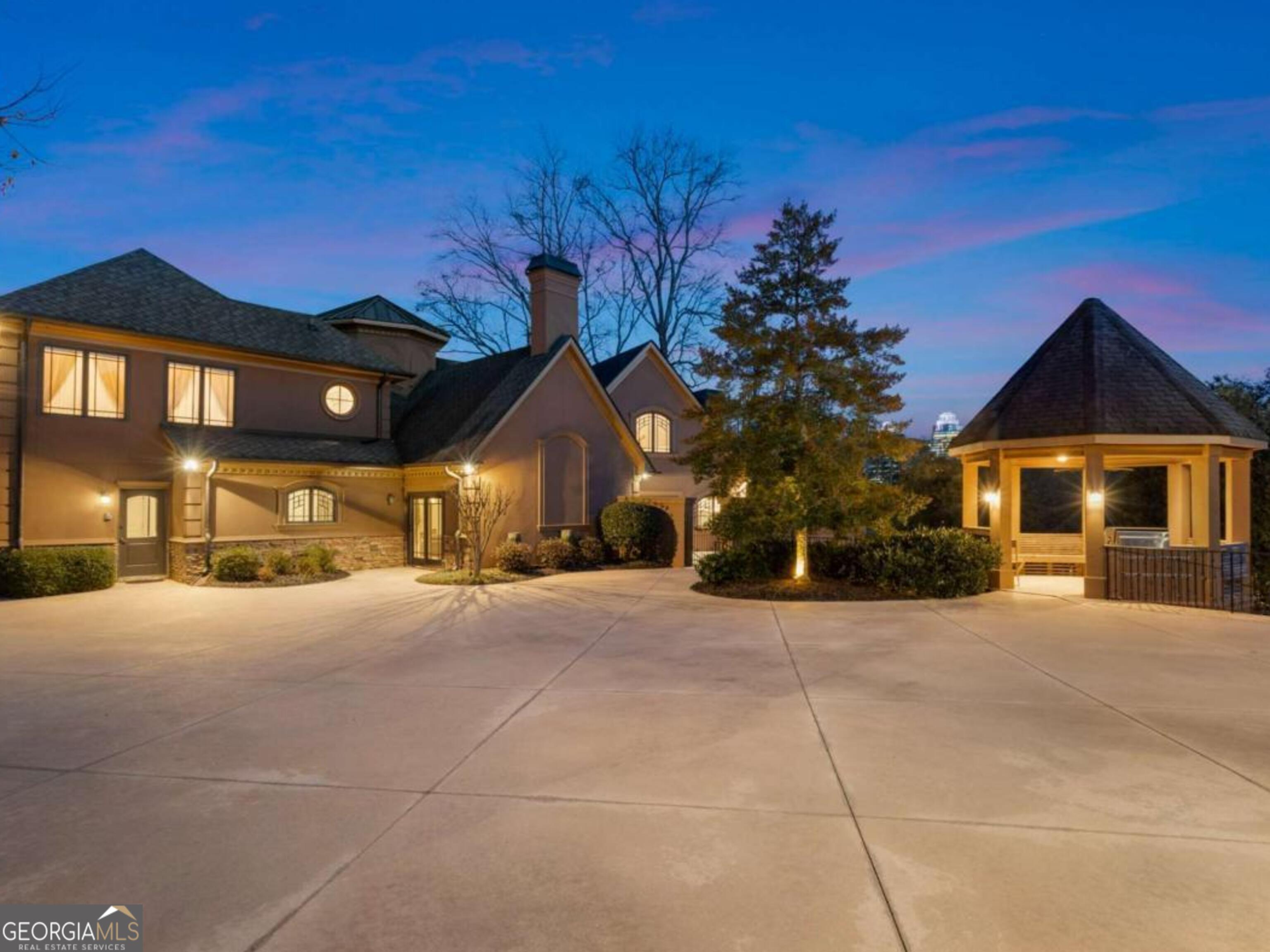 790 Glenairy Drive