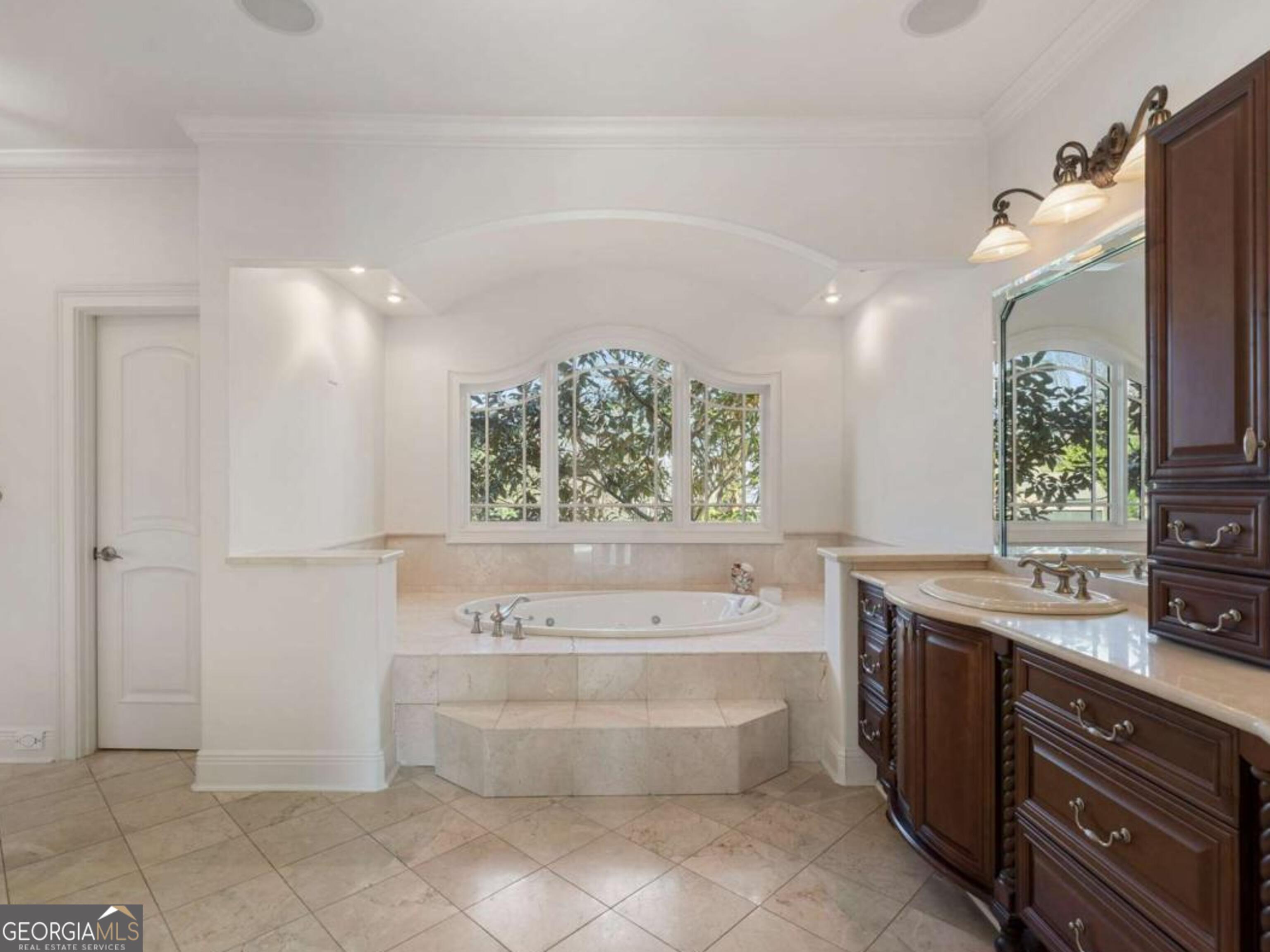790 Glenairy Drive