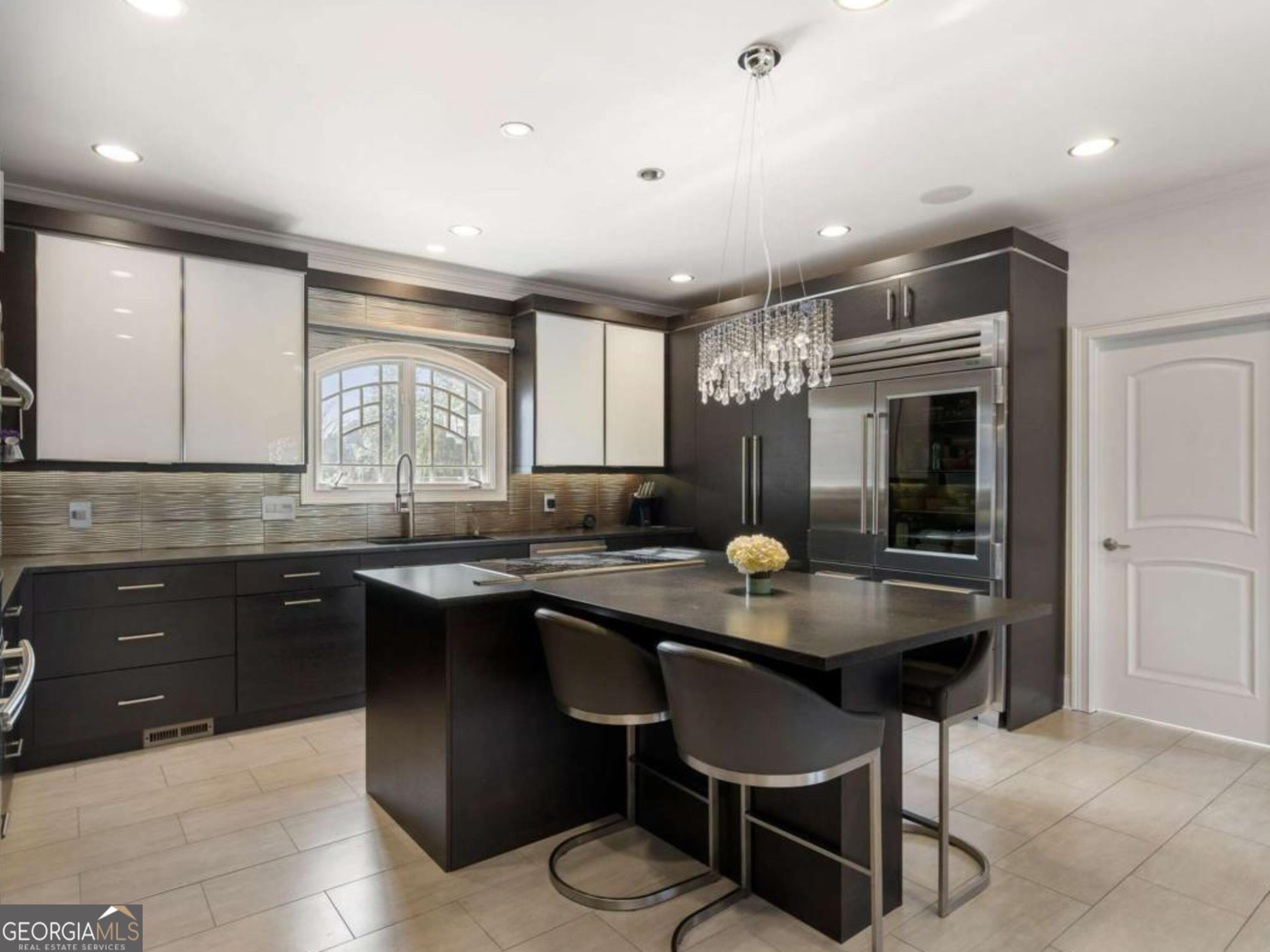 790 Glenairy Drive
