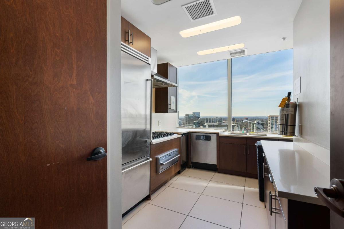 3630 Peachtree Road NE # 2204