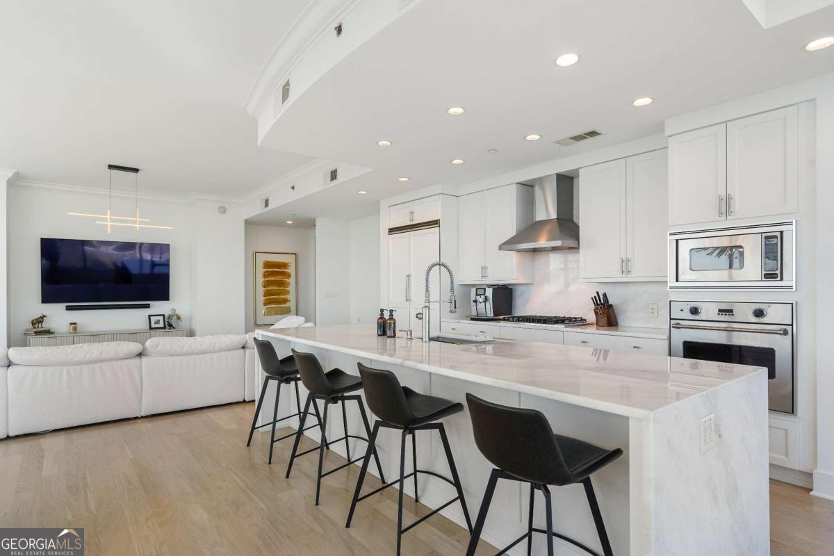 3630 Peachtree Road NE # 2204