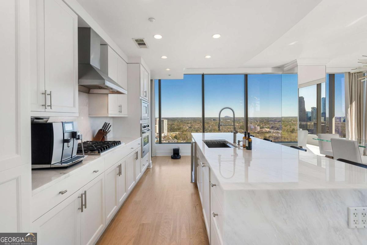 3630 Peachtree Road NE # 2204