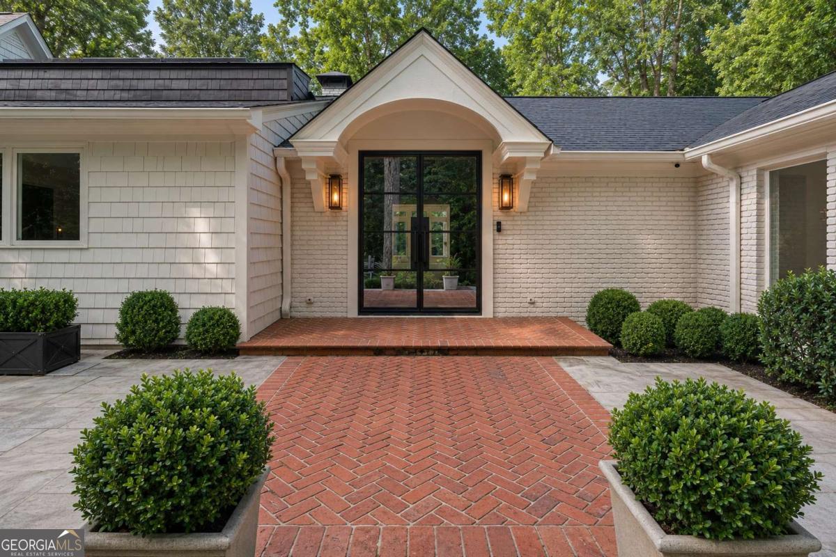366 Blackland Road NW