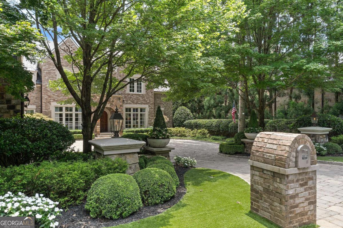 675 W Paces Ferry, #4 Road NW
