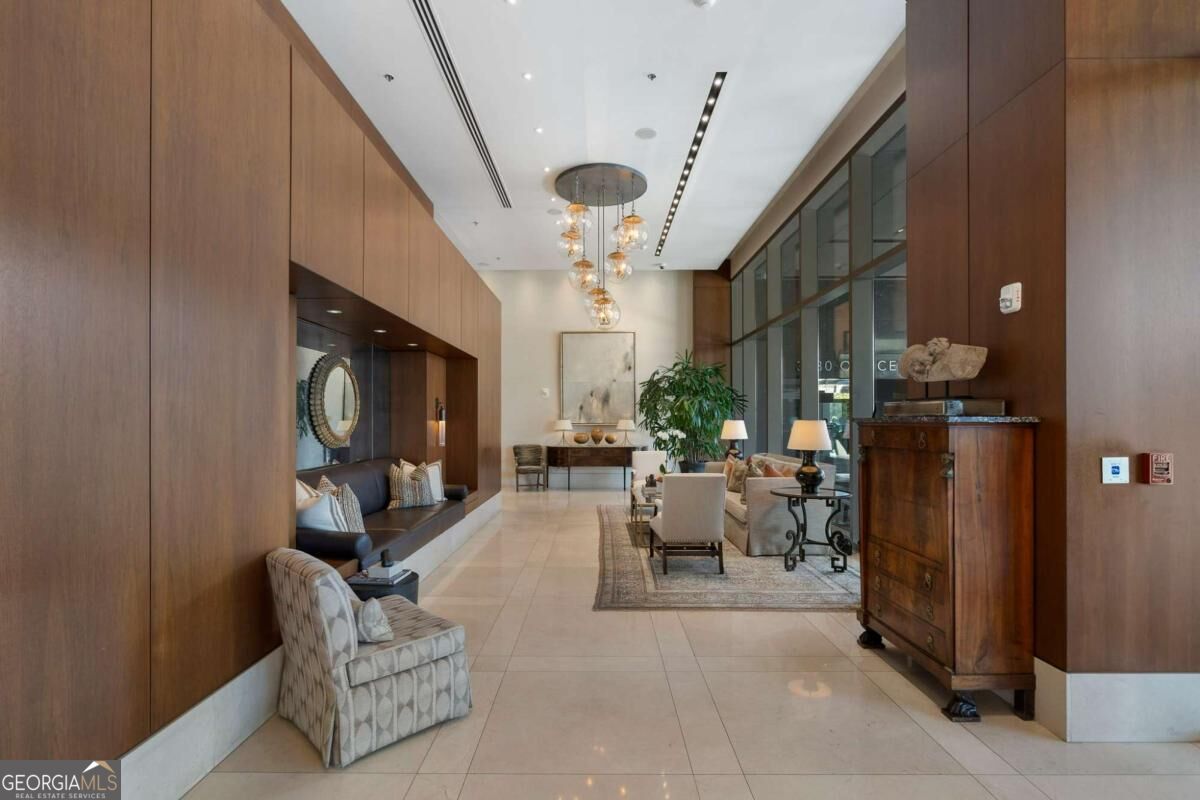 3630 Peachtree Road NE # 2204