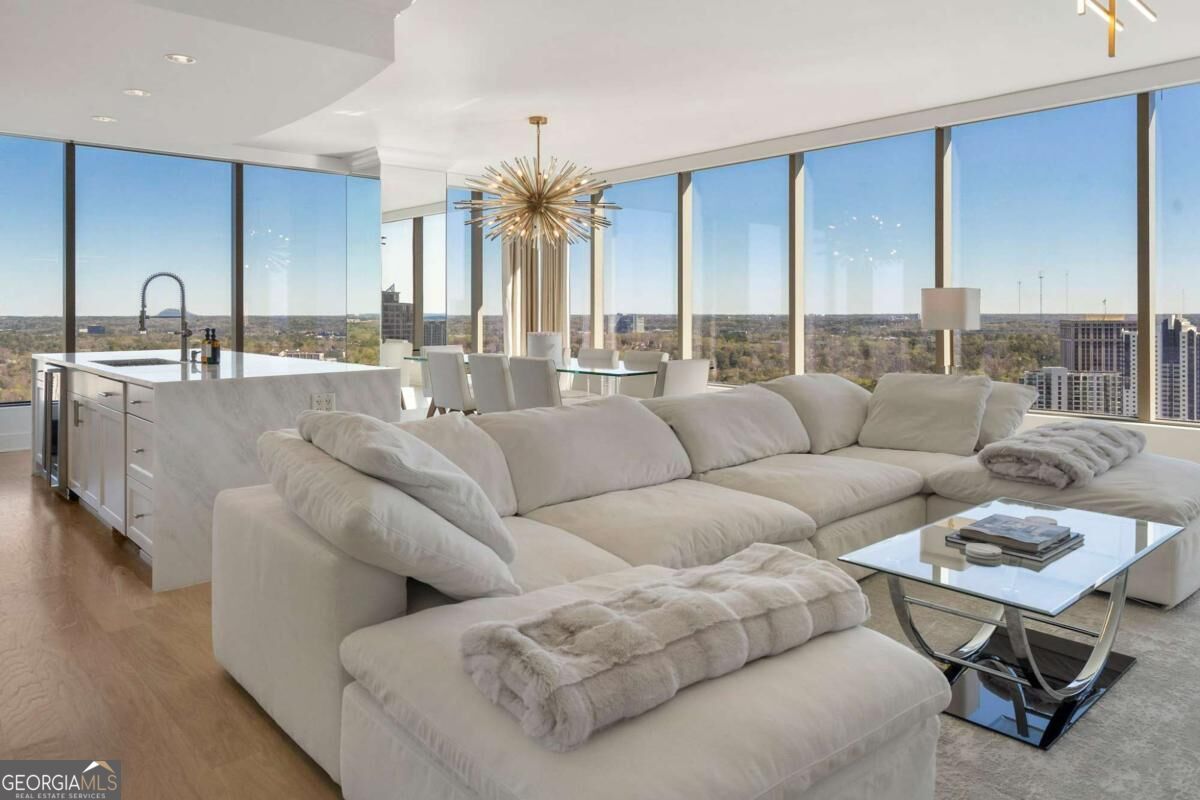 3630 Peachtree Road NE # 2204