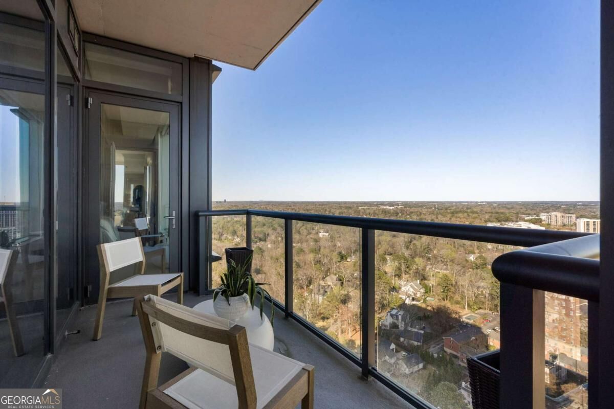 3630 Peachtree Road NE # 2204