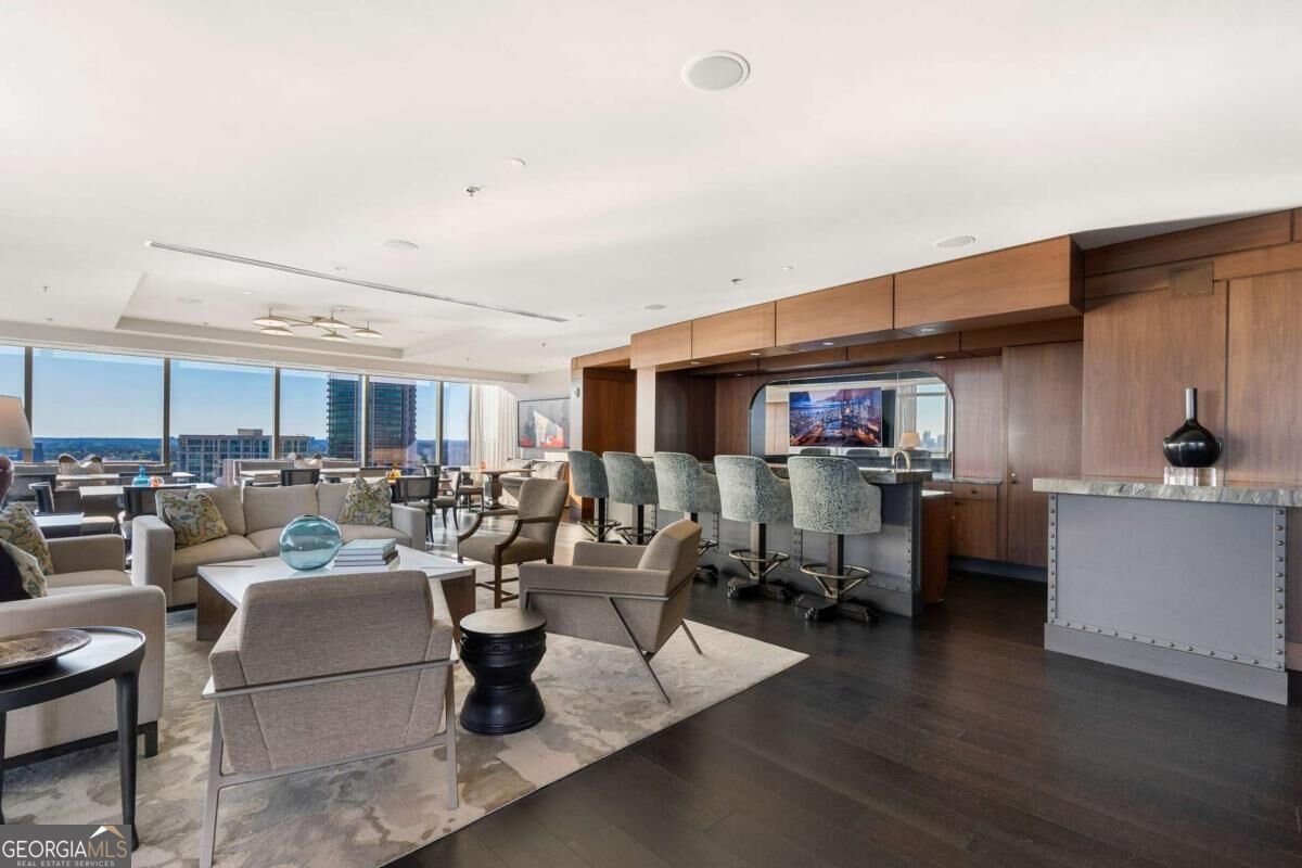 3630 Peachtree Road NE # 2204