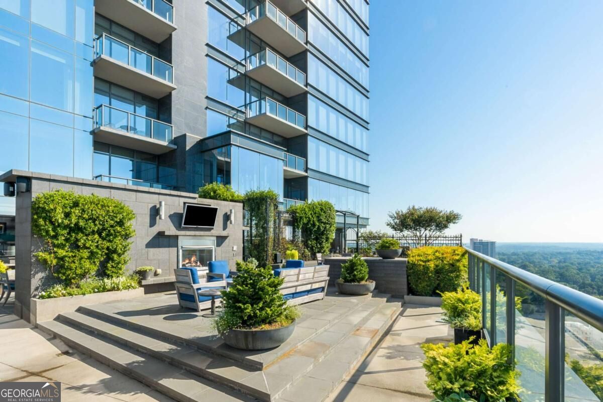 3630 Peachtree Road NE # 2204
