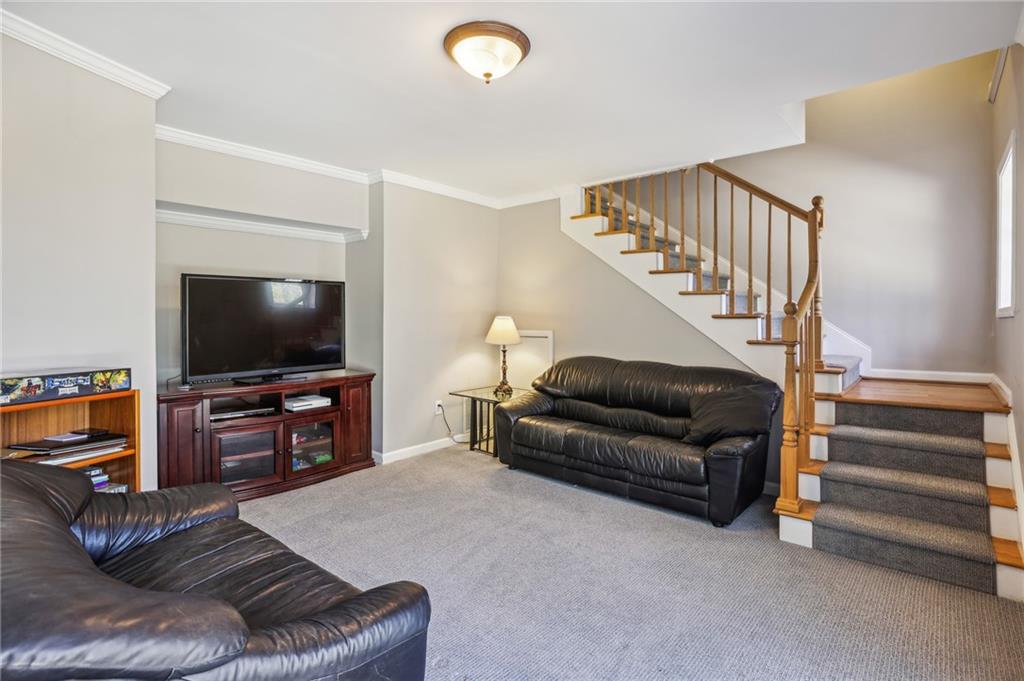 81 Tuxedo Terrace NW