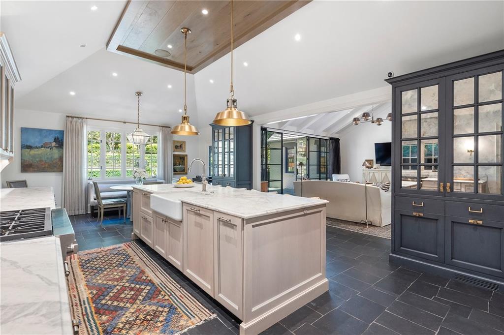 5595 Cross Gate Drive