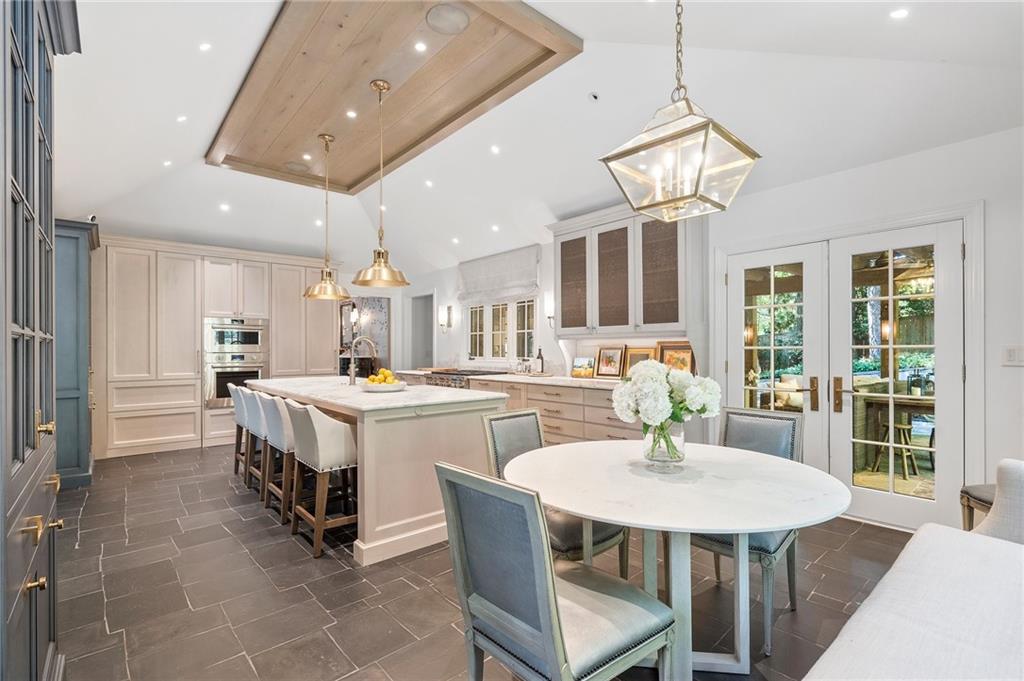 5595 Cross Gate Drive