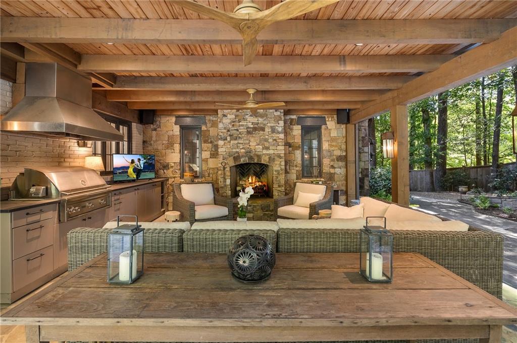 5595 Cross Gate Drive