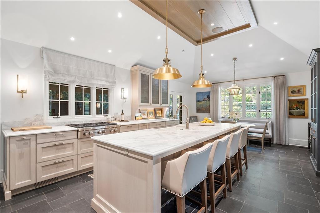 5595 Cross Gate Drive