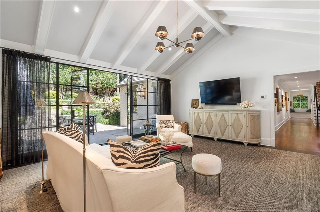 5595 Cross Gate Drive