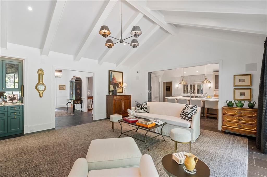 5595 Cross Gate Drive