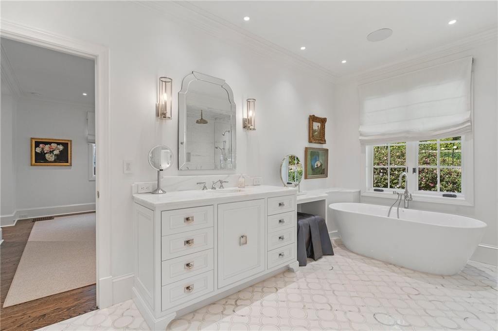 5595 Cross Gate Drive