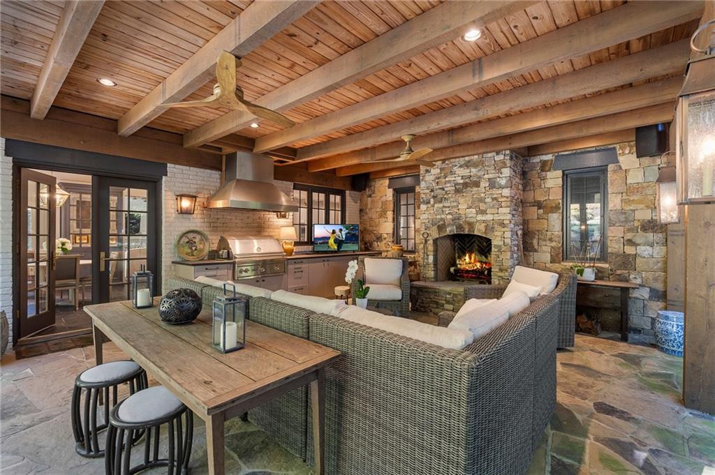 5595 Cross Gate Drive